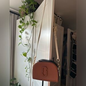 Marc Jacob’s cross body purse